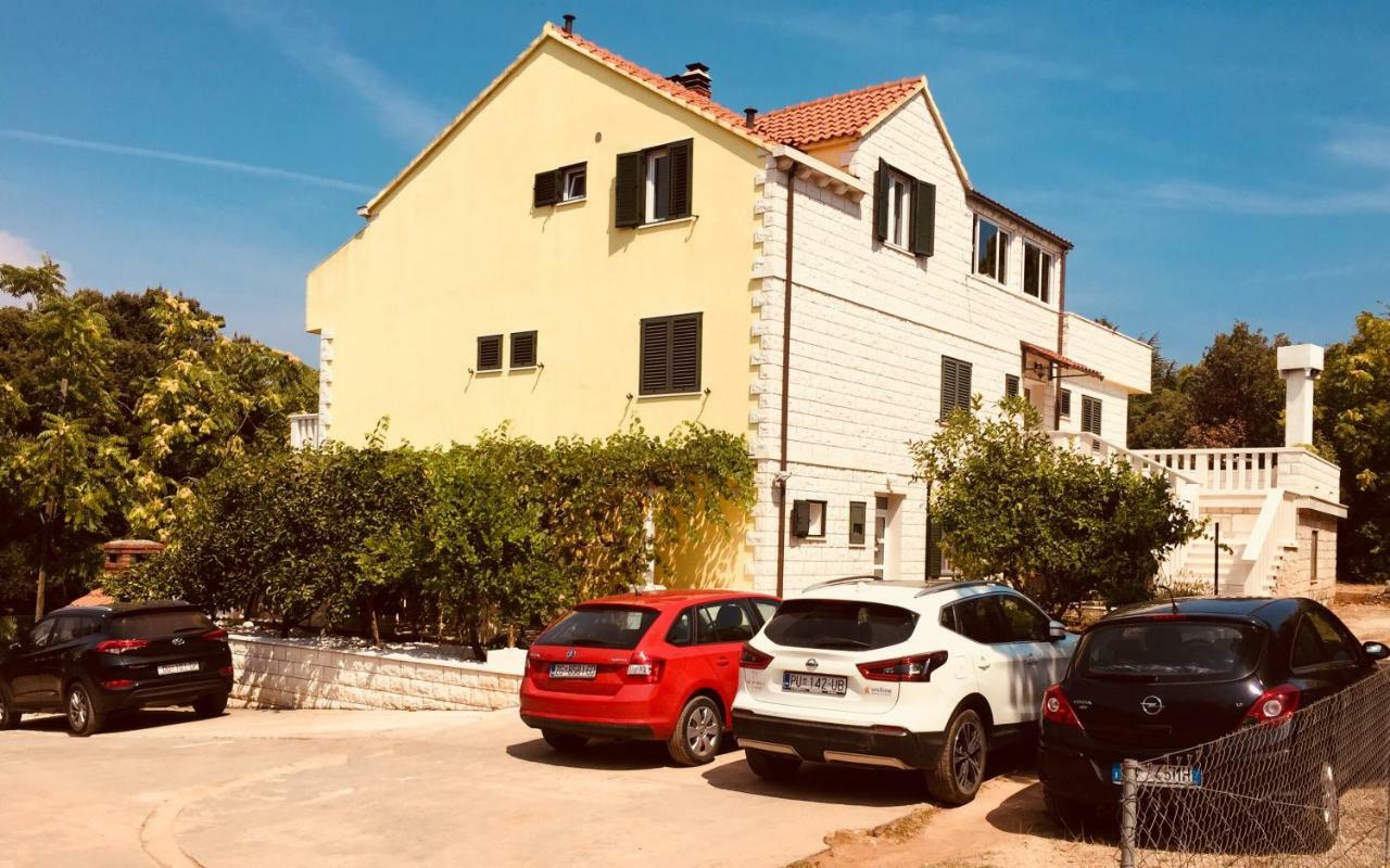 Apartments Daniela كورتْشولا المظهر الخارجي الصورة